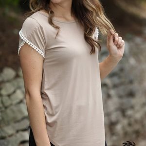 Short sleeve crew neck boutique top